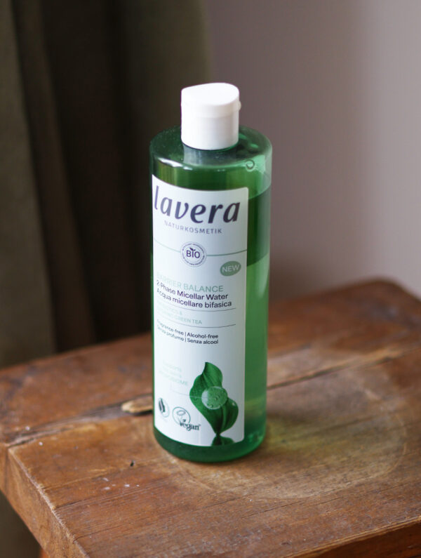 vedenkestävän ripsivärin poisto - Lavera Barrier Balance 2-Phase Micellar Water