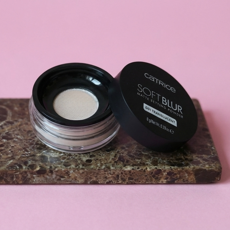 edullinen irtopuuteri - Catrice Soft Blur Matte Setting Powder